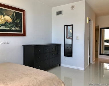 19370 Collins Ave - Photo Thumbnail 26