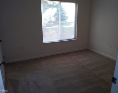 1230 University Ct Apt 103 - Photo Thumbnail 8