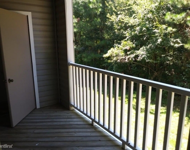 1230 University Ct Apt 103 - Photo Thumbnail 9