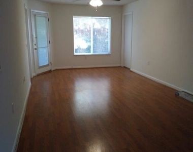 1230 University Ct Apt 103 - Photo Thumbnail 0