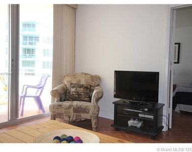 5151 Collins Ave - Photo Thumbnail 10