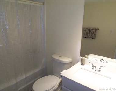 5151 Collins Ave - Photo Thumbnail 38