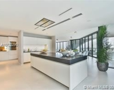 1000 Biscayne Blvd Unit 2000 - Photo Thumbnail 4