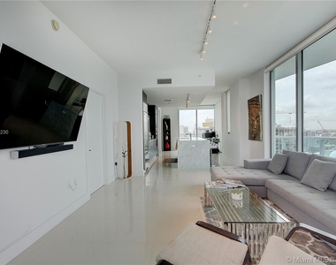 900 Biscayne Blvd - Photo Thumbnail 5