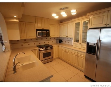 5151 Collins Av - Photo Thumbnail 24