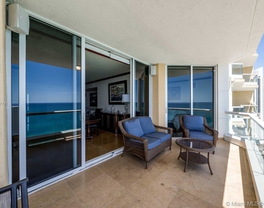 17875 Collins Ave - Photo Thumbnail 6