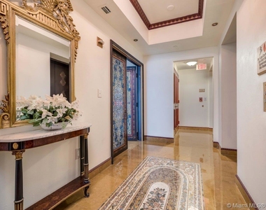 17875 Collins Ave - Photo Thumbnail 29