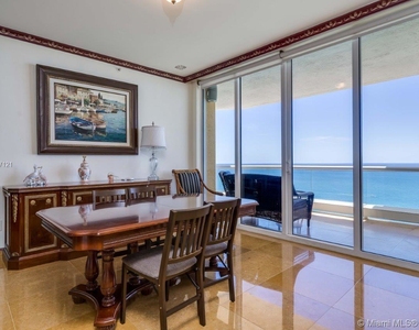 17875 Collins Ave - Photo Thumbnail 34