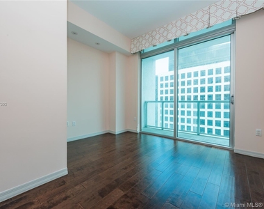 500 Brickell Ave - Photo Thumbnail 39