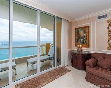 17875 Collins Ave - Photo Thumbnail 6