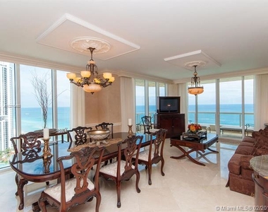 17875 Collins Ave - Photo Thumbnail 3