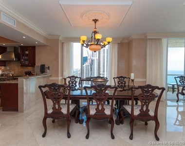 17875 Collins Ave - Photo Thumbnail 7