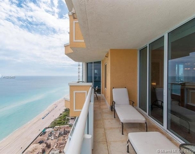 17875 Collins Ave - Photo Thumbnail 22