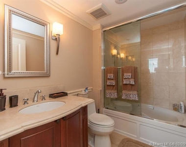 17875 Collins Ave - Photo Thumbnail 53