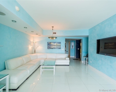 17875 Collins Ave - Photo Thumbnail 23