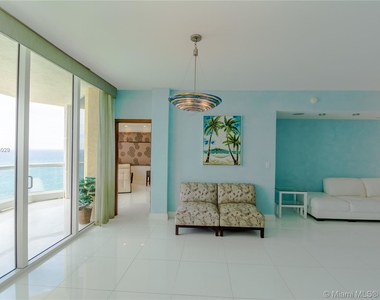 17875 Collins Ave - Photo Thumbnail 24