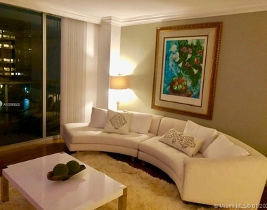 19390 Collins Ave - Photo Thumbnail 2