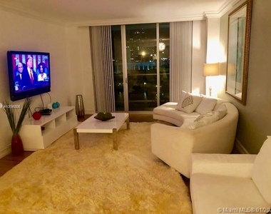 19390 Collins Ave - Photo Thumbnail 3