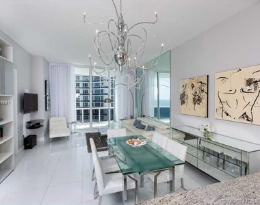 15901 Collins Ave - Photo Thumbnail 10