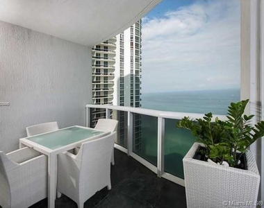 15811 Collins Ave - Photo Thumbnail 2