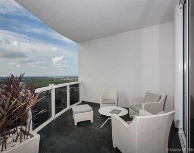 15811 Collins Ave - Photo Thumbnail 14