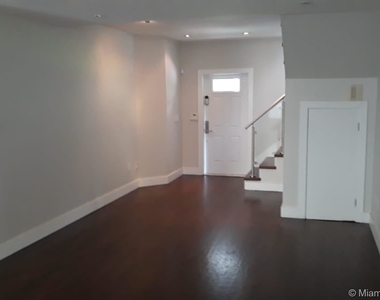 3146 Peachy St # 6 - Photo Thumbnail 4