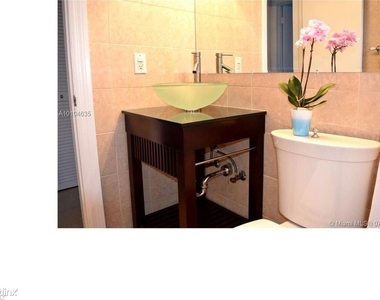 290 Navarre Ave Apt 305 - Photo Thumbnail 7