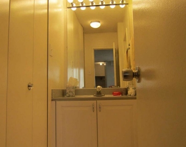 4515 Willard Ave #2215s - Photo Thumbnail 6