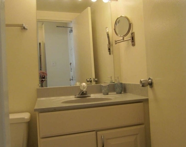 4515 Willard Ave #2215s - Photo Thumbnail 12