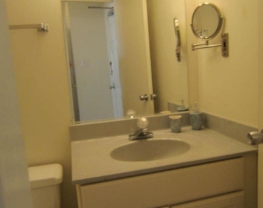 4515 Willard Ave #2215s - Photo Thumbnail 11