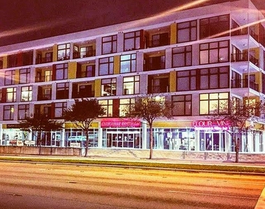 215 S Lamar Blvd - Photo Thumbnail 7