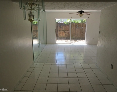 803 W Oakland Park Blvd - Photo Thumbnail 4