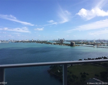 2020 N Bayshore Dr Apt 2308 - Photo Thumbnail 0