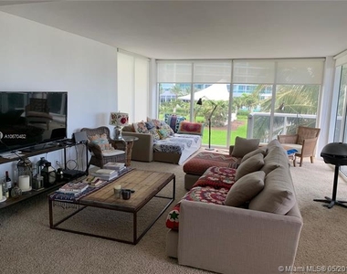 10275 Collins Ave - Photo Thumbnail 3