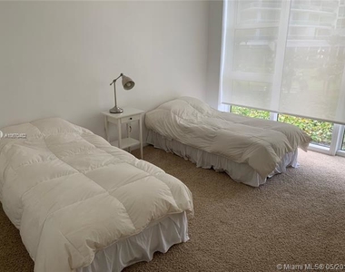 10275 Collins Ave - Photo Thumbnail 24