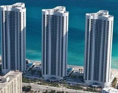 15811 Collins Ave - Photo Thumbnail 0