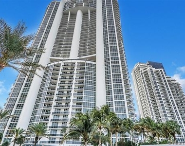 18101 Collins Ave - Photo Thumbnail 34