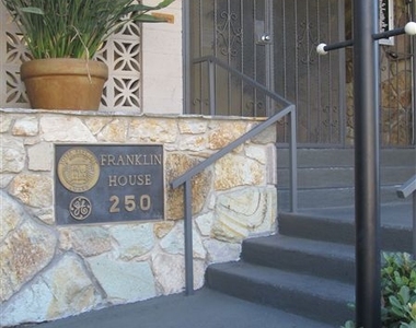 250 S Oak Knoll Ave - Photo Thumbnail 12