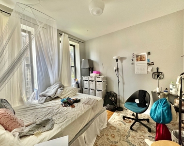 663 Hancock Street - Photo Thumbnail 6