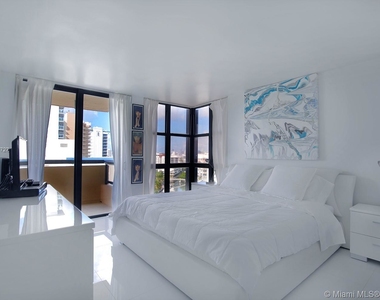 2555 Collins Ave - Photo Thumbnail 28