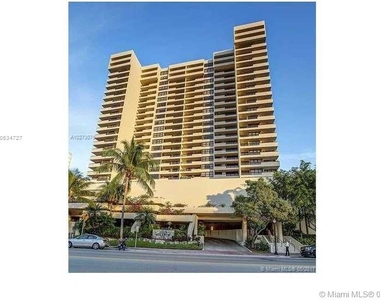 2555 Collins Ave - Photo Thumbnail 51