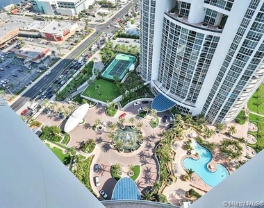 18101 Collins Ave - Photo Thumbnail 12