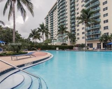 19390 Collins Ave - Photo Thumbnail 146