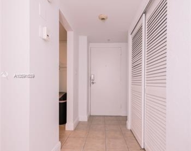 19390 Collins Ave - Photo Thumbnail 40