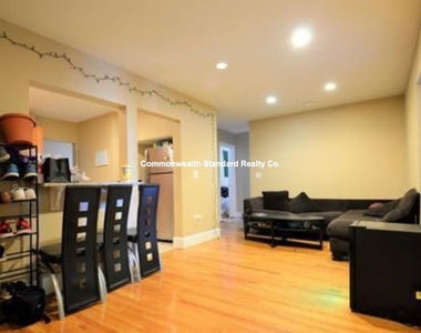 328 Saint Paul St - Photo Thumbnail 4