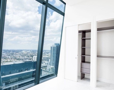 1451 Brickell Ave - Photo Thumbnail 9