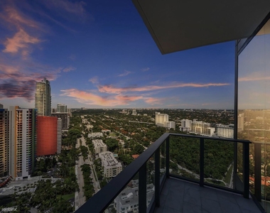 1451 Brickell Ave - Photo Thumbnail 0