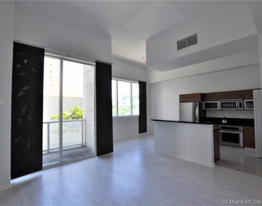 244 Biscayne Blvd Apt 208 - Photo Thumbnail 0