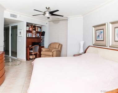 16711 Collins Ave - Photo Thumbnail 31