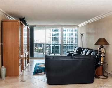 16711 Collins Ave - Photo Thumbnail 11